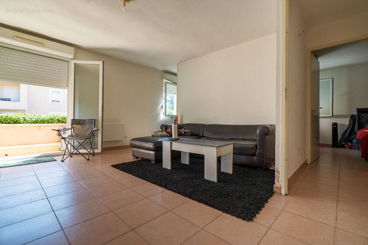 CARCASSONNE - PERIPHERIE Appartement T2 45m² avec terrasse et place de parking privative - photo 2