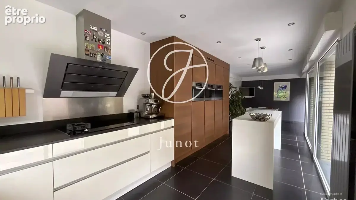 Marcq-en-Barœul – SAINT-MAUR – Maison de Maître – 12 pièces - 369,96m² – 9 chambres – Jardin  – Garage - Cave - photo 6