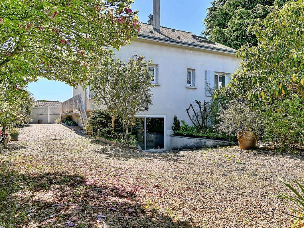 Maison à BLERE