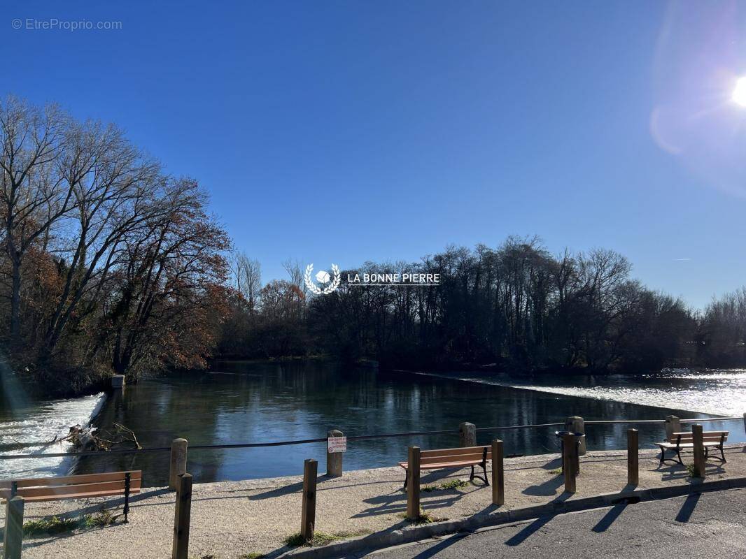 Commerce à L&#039;ISLE-SUR-LA-SORGUE