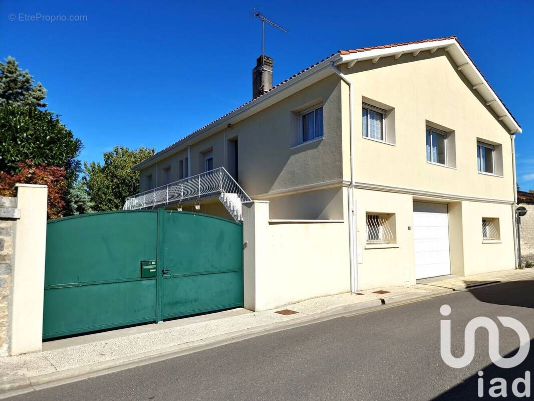 Photo 1 - Maison à JARNAC