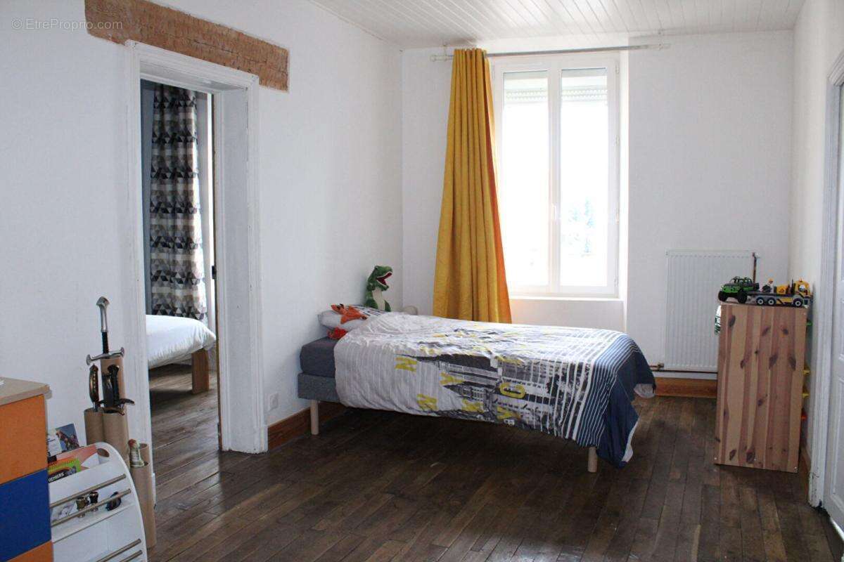 Maison  avec jardin , garage et appartement indépendant - photo 9