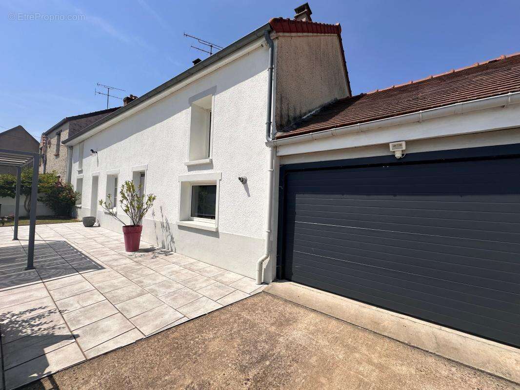 Maison à BRUYERES-LE-CHATEL