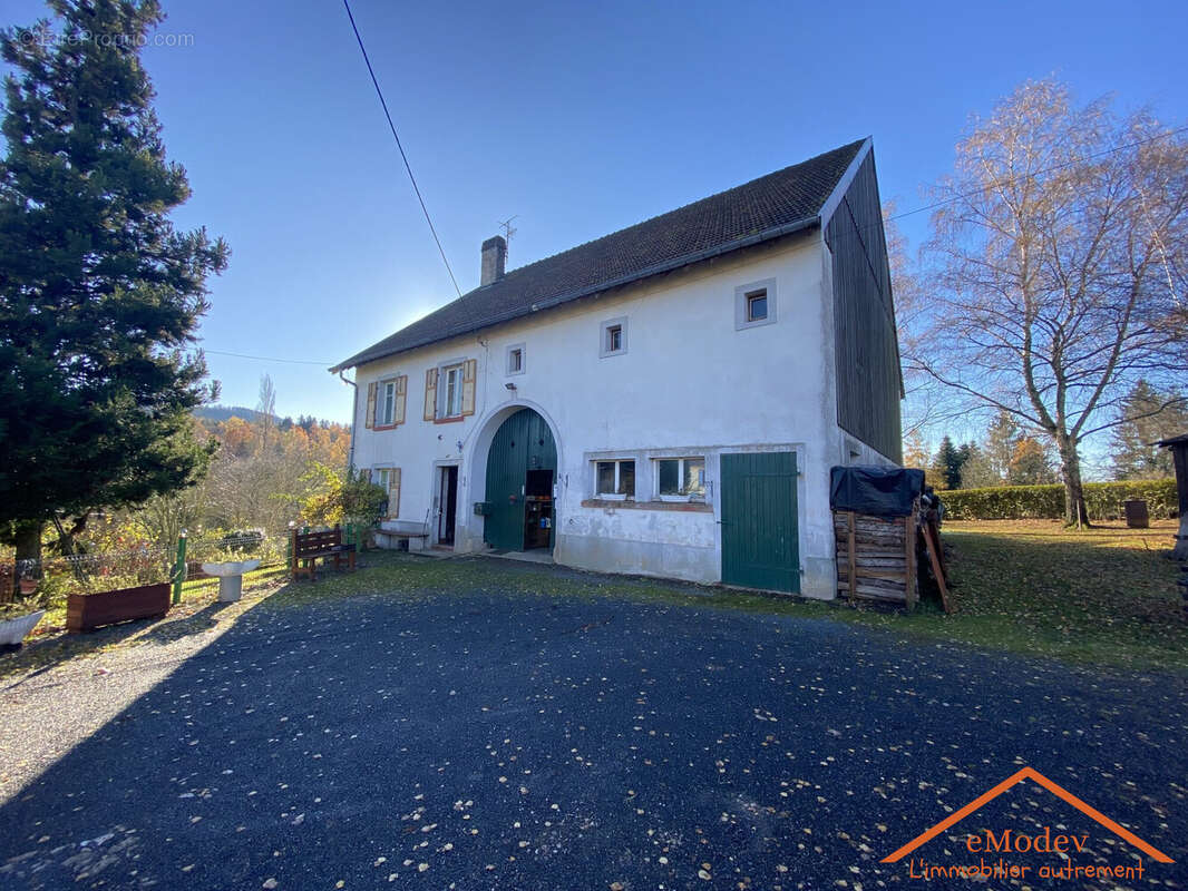 Maison à ENTRE-DEUX-EAUX