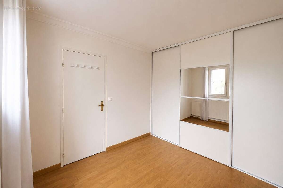 Appartement 64 m² à Noisiel  - photo 8