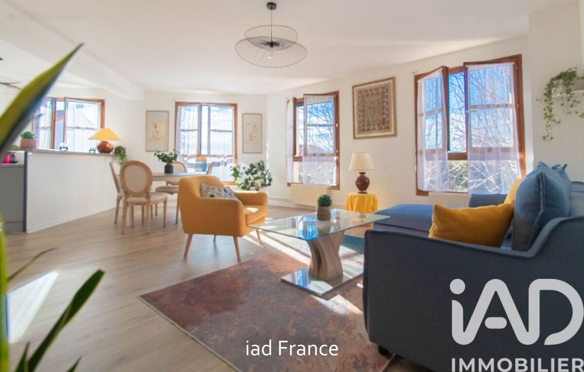 Photo 1 - Appartement à NEAUPHLE-LE-CHATEAU