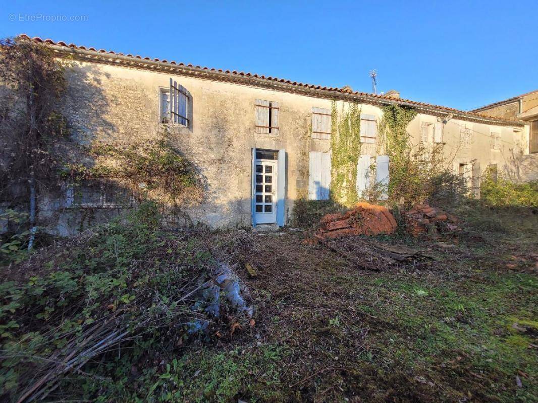 Maison à SAINT-DENIS-DU-PIN