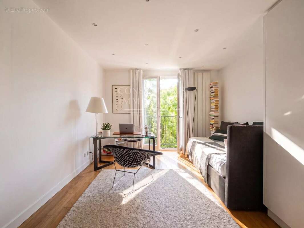 Appartement à PARIS-7E