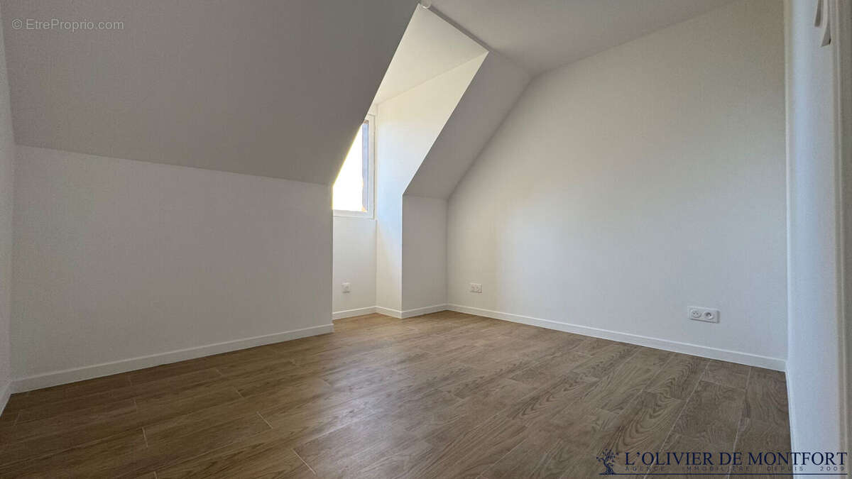 Maison à LE PERRAY-EN-YVELINES