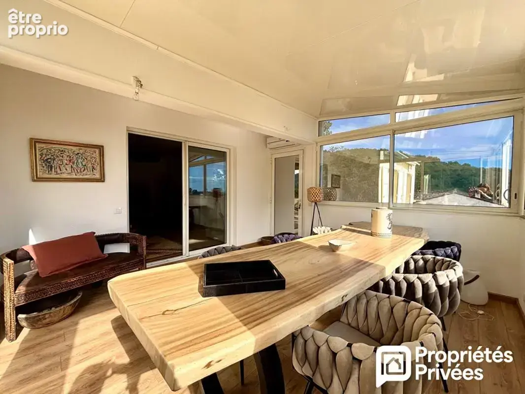 Maison de 4 pièces avec beau jardin, piscine et garage - photo 4