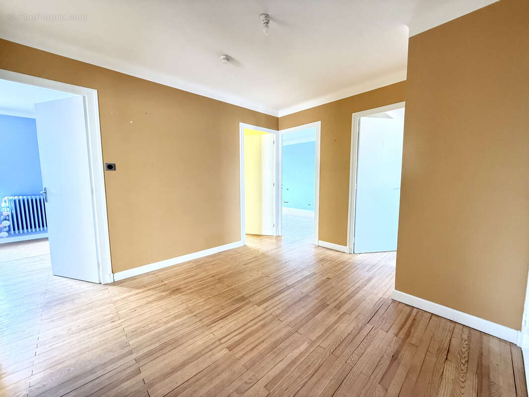 Maison à CHATEAUNEUF-DE-GALAURE