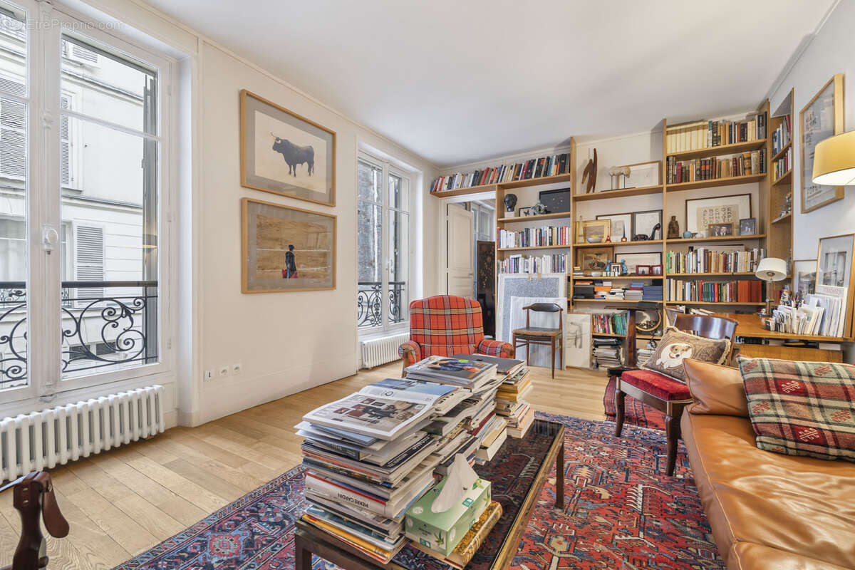 Appartement à PARIS-3E