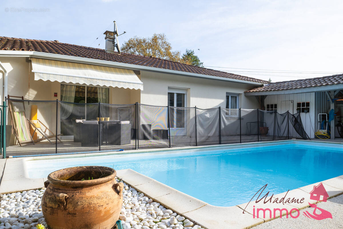 Maison à SAINT-PIERRE-DU-MONT