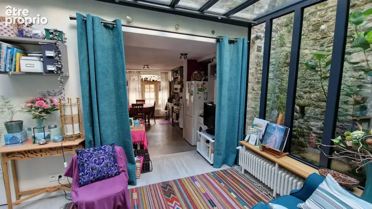 DINAN - Maison de caractère avec extension vitrée magnifique sur courette. - photo 14