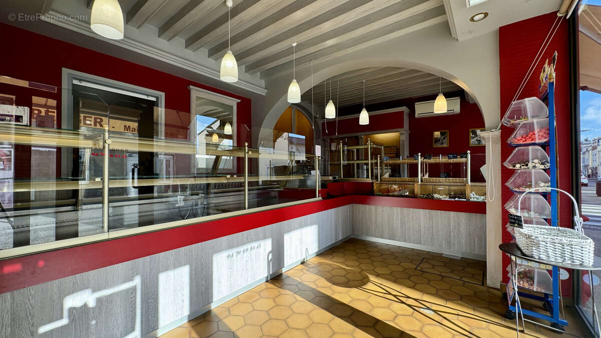 Commerce à SAINT-YORRE