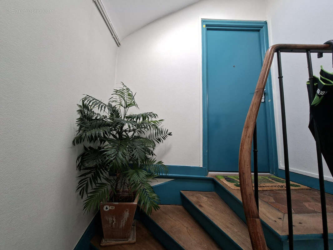 Appartement de charme en dernier étage Saint Germain En Laye centre - photo 7