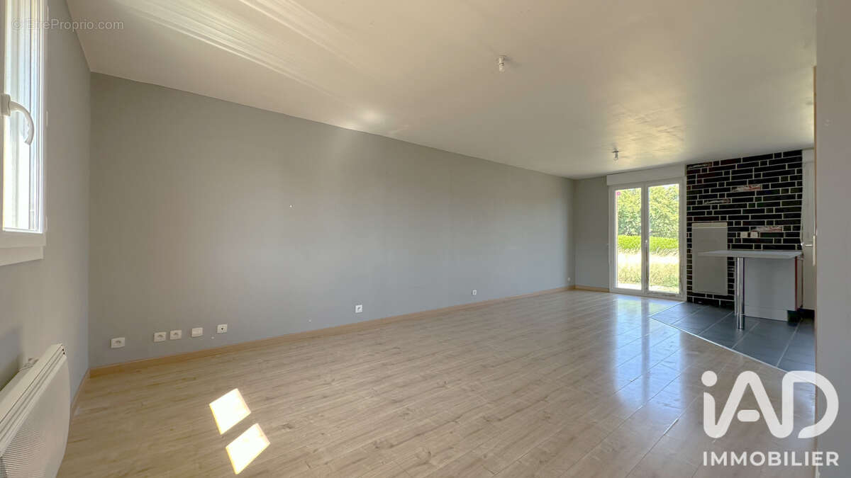 Maison 73 m² à Montbozon  - photo 7