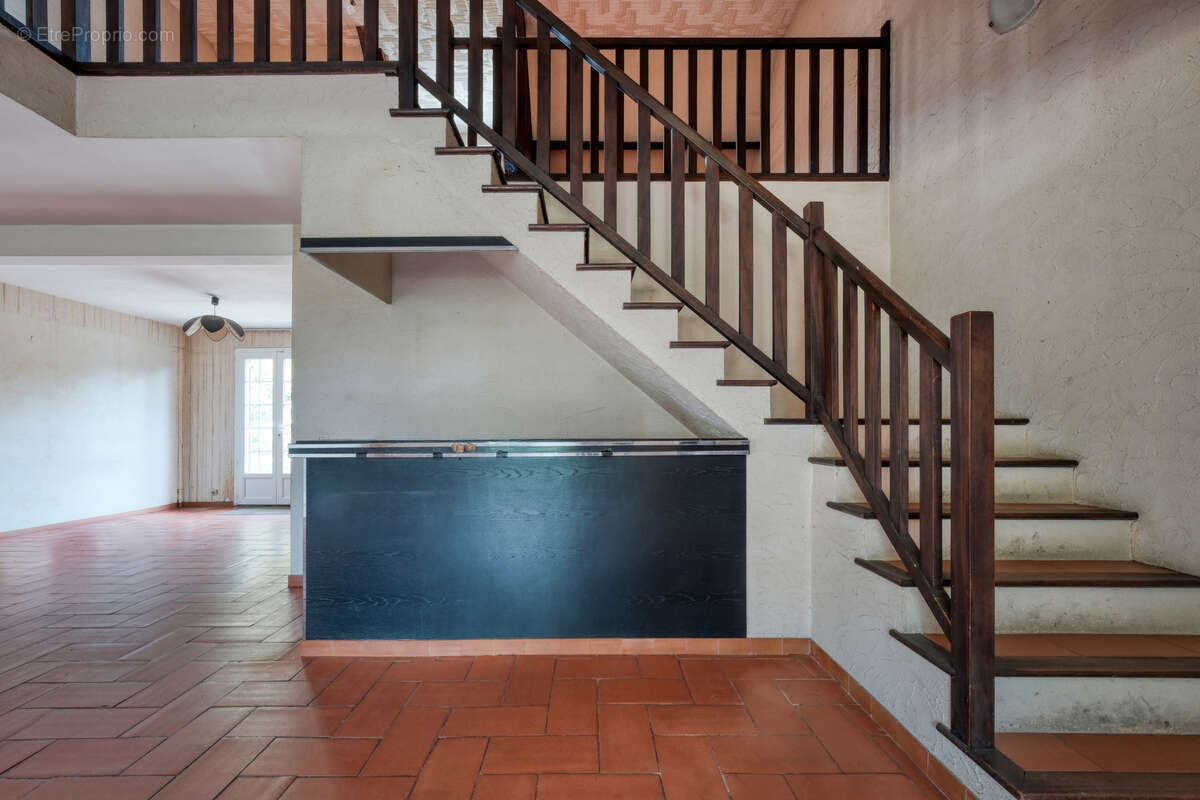 Maison familiale 10 pieces - 6 chambres - sous sol total - terrain de 1800m2 - photo 15
