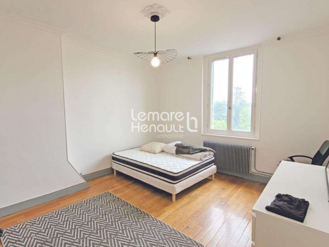 Belle maison bourgeoise 257 m² env avec jardin et garage - photo 9