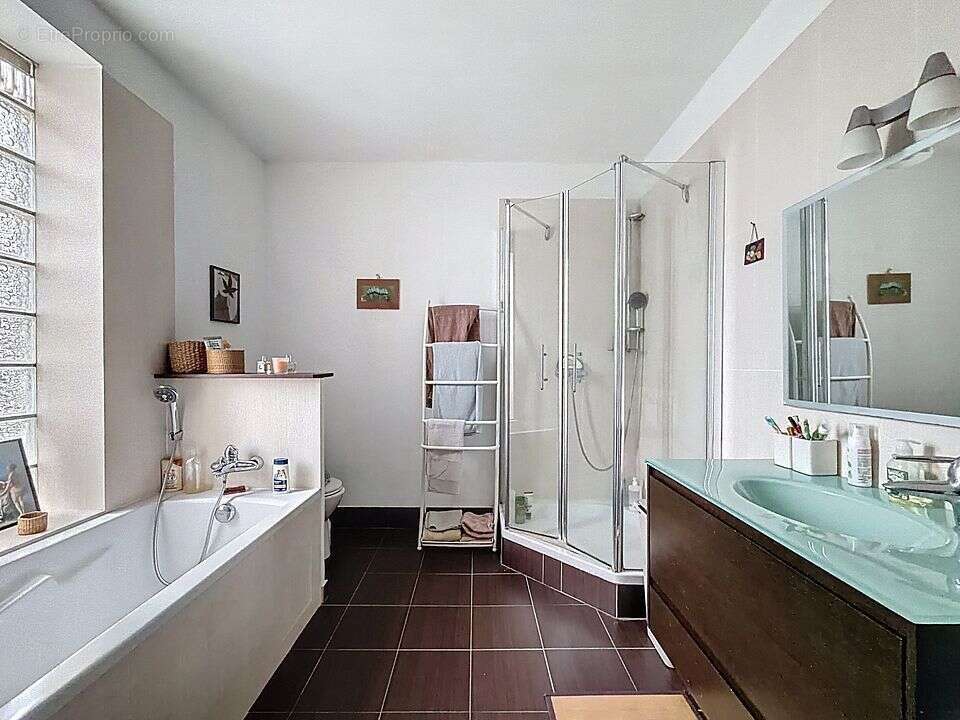 Appartement à VOISINS-LE-BRETONNEUX