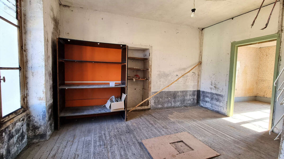 Maison à CHATENAY-SUR-SEINE