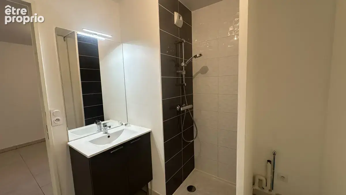 Appartement 2 pièces 40 m² à vendre à Toulon (83100) - photo 4