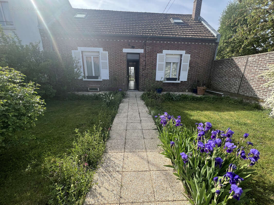 Maison à VILLERS-BRETONNEUX