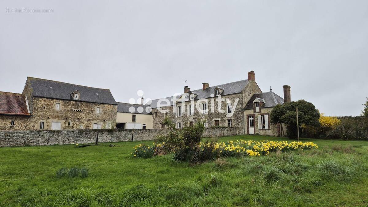 Maison à LE MOLAY-LITTRY