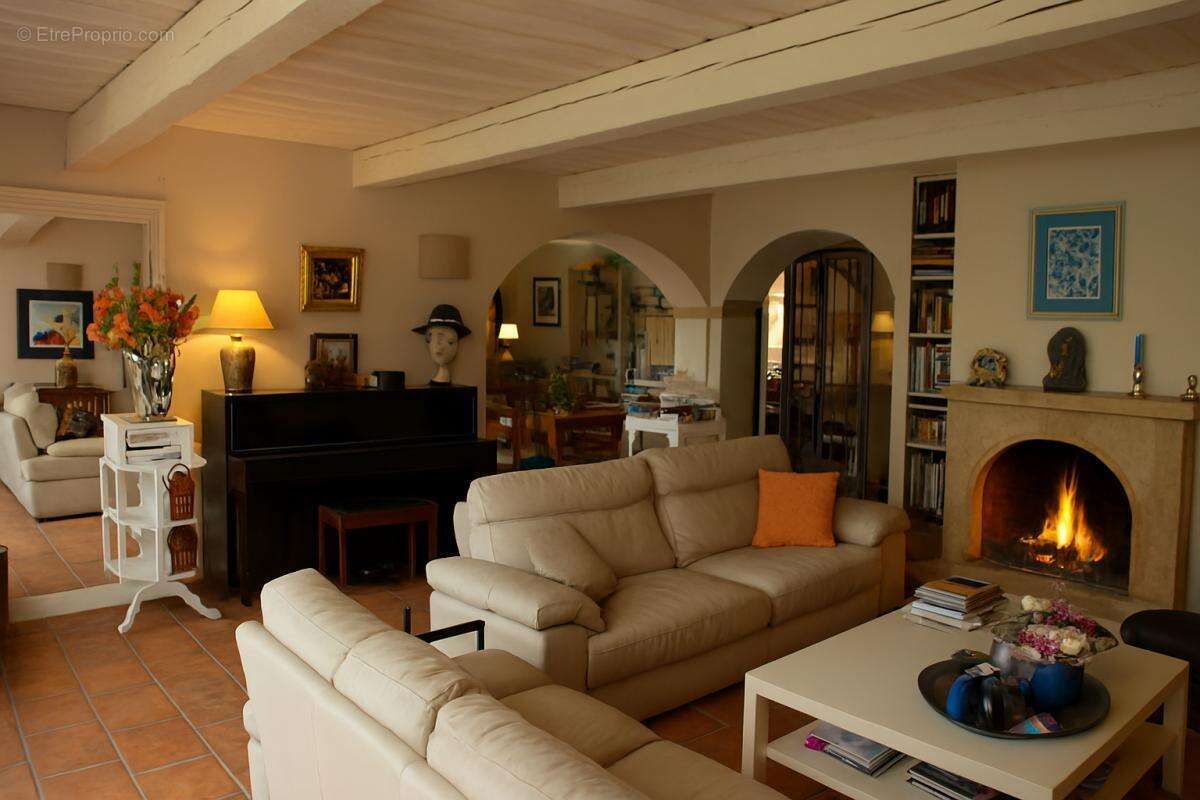 Maison à MONTELIMAR