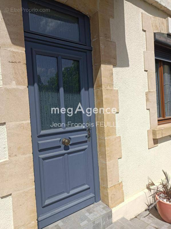 Maison à CREYSSE