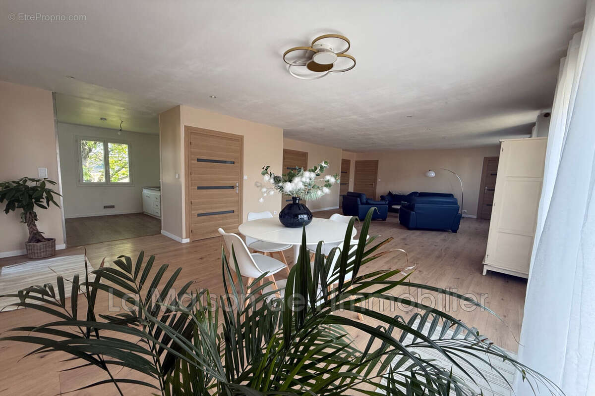Maison à CRIQUEBEUF-SUR-SEINE