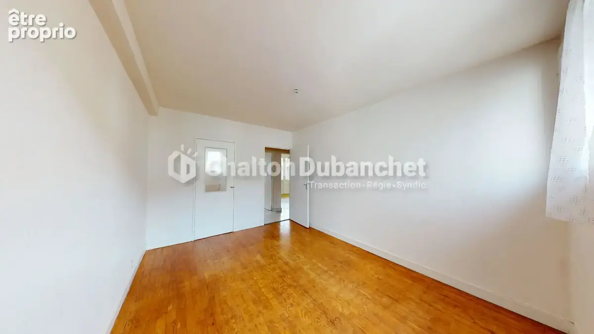 Roanne centre-ville -  appartement 74 m²  - 2 chambres - garage - photo 5