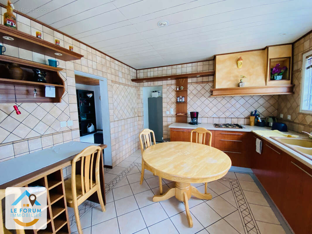 Saint pierre 97410 - villa f4 en parfait etat + piscine - emplacement de choix - photo 2