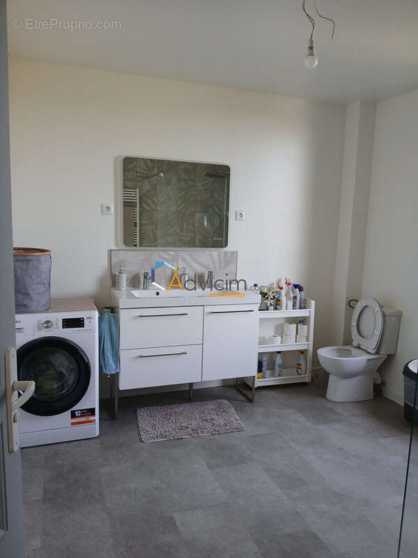 Maison à SAINT-DENIS-LES-REBAIS