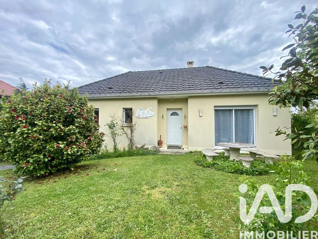 Photo 2 - Maison à LUBERSAC