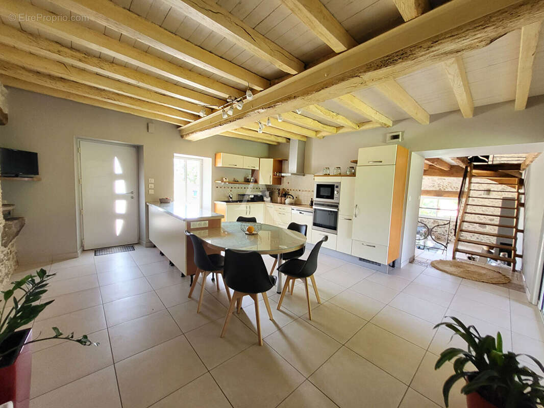 Maison à LE POIRE-SUR-VIE