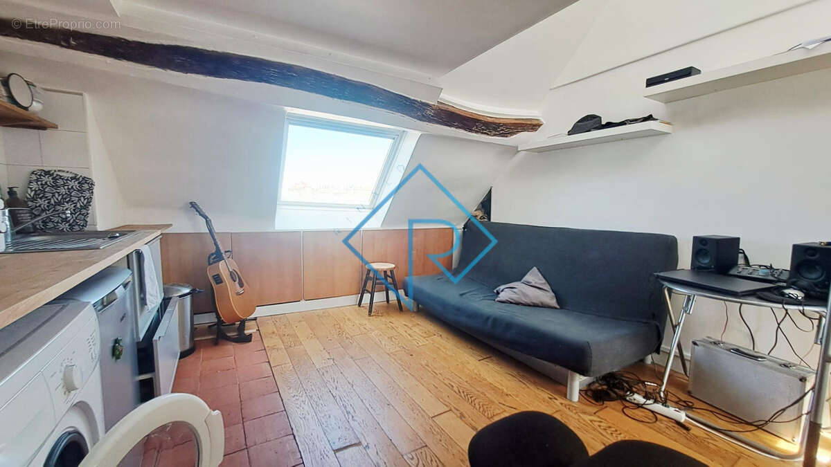 Appartement à PARIS-3E
