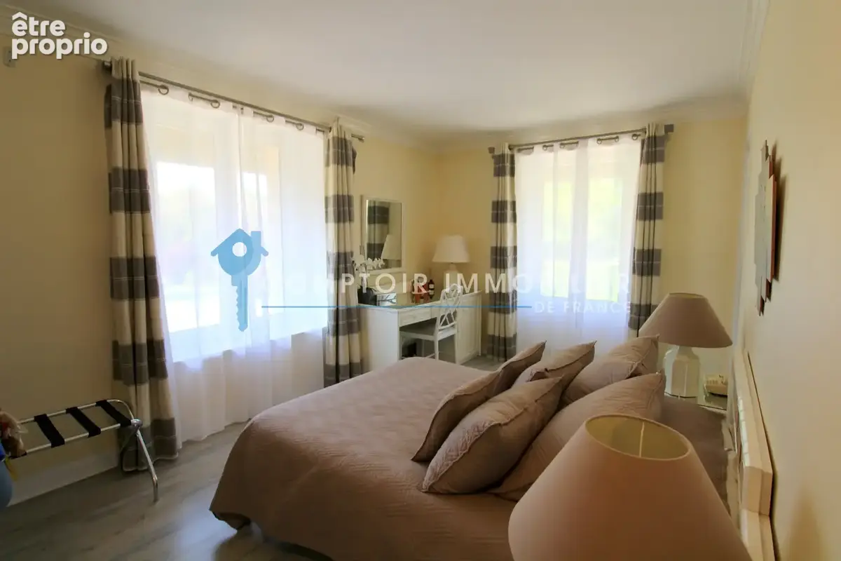 A vendre Proche Anet Dpt (28) Eure et Loir Propriété de charme et de sa magnifique chapelle sur 1,7 ha environ - photo 12