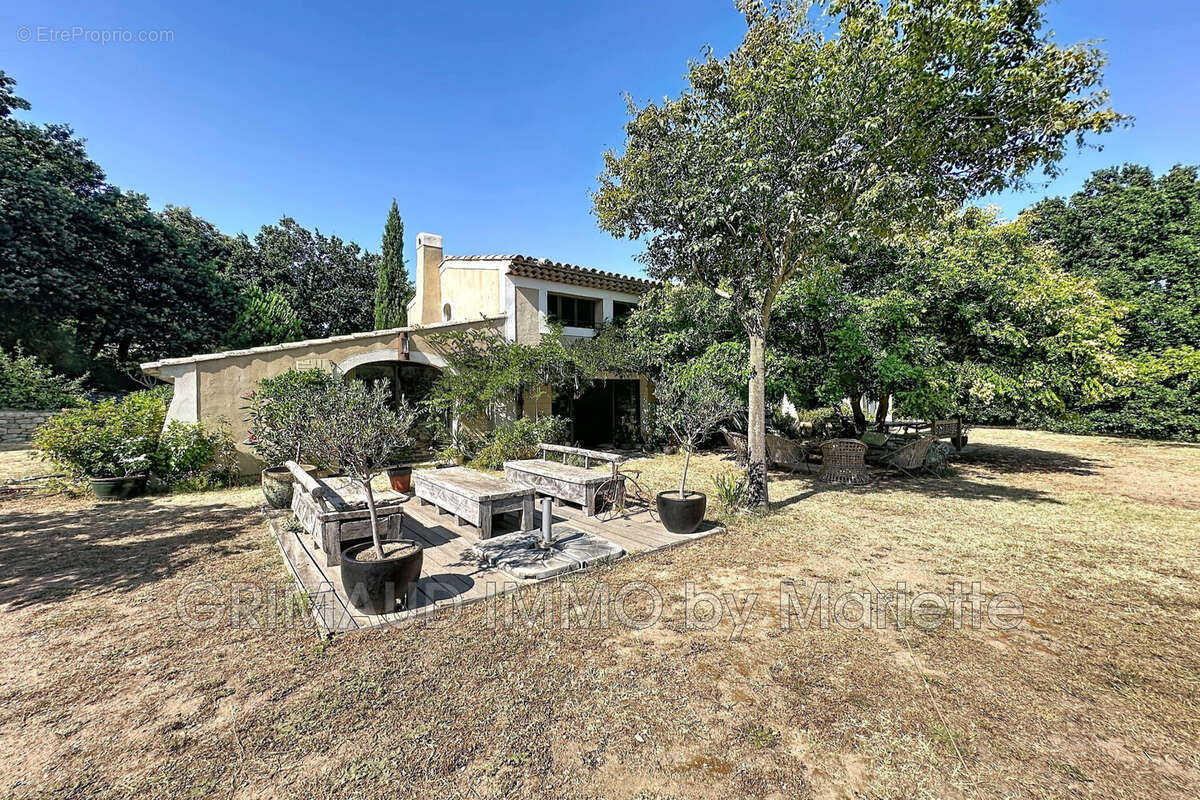 Maison à LA GARDE-FREINET