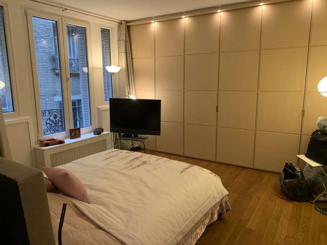 Appartement à NEUILLY-SUR-SEINE