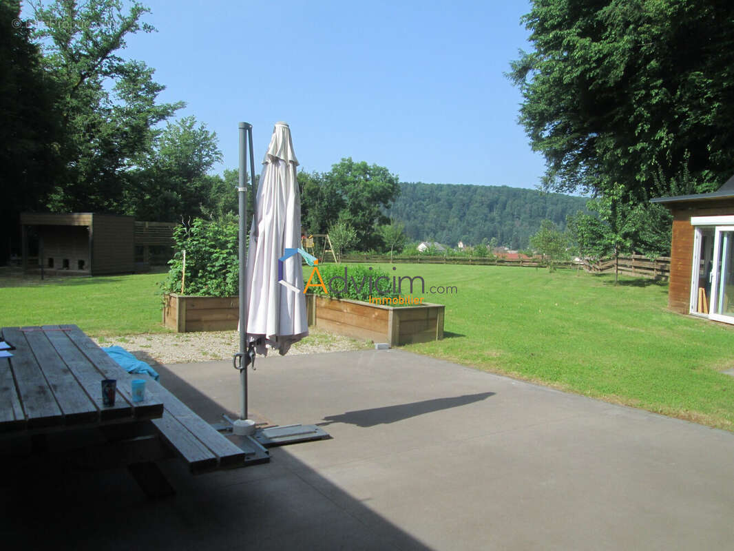 Maison à RADDON-ET-CHAPENDU