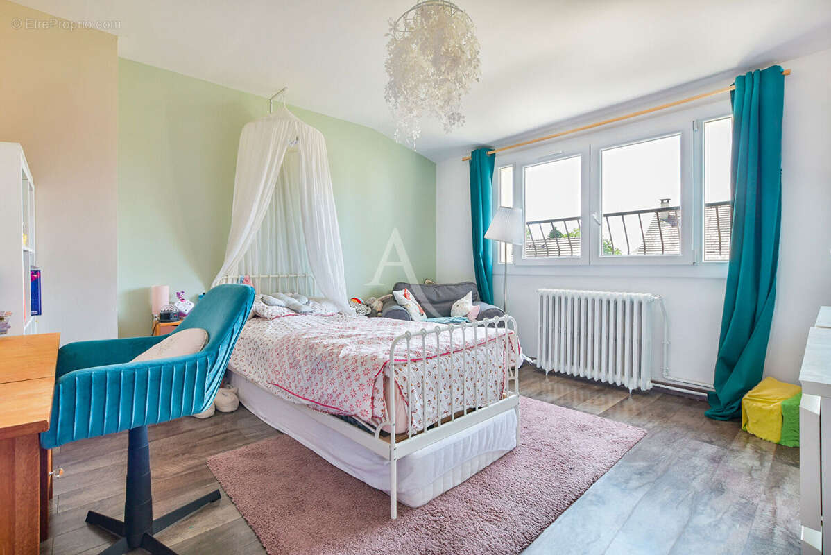 Maison à VERNEUIL-L&#039;ETANG