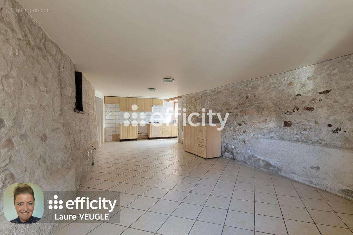 Maison 140 m² à Vulbens  - photo 2