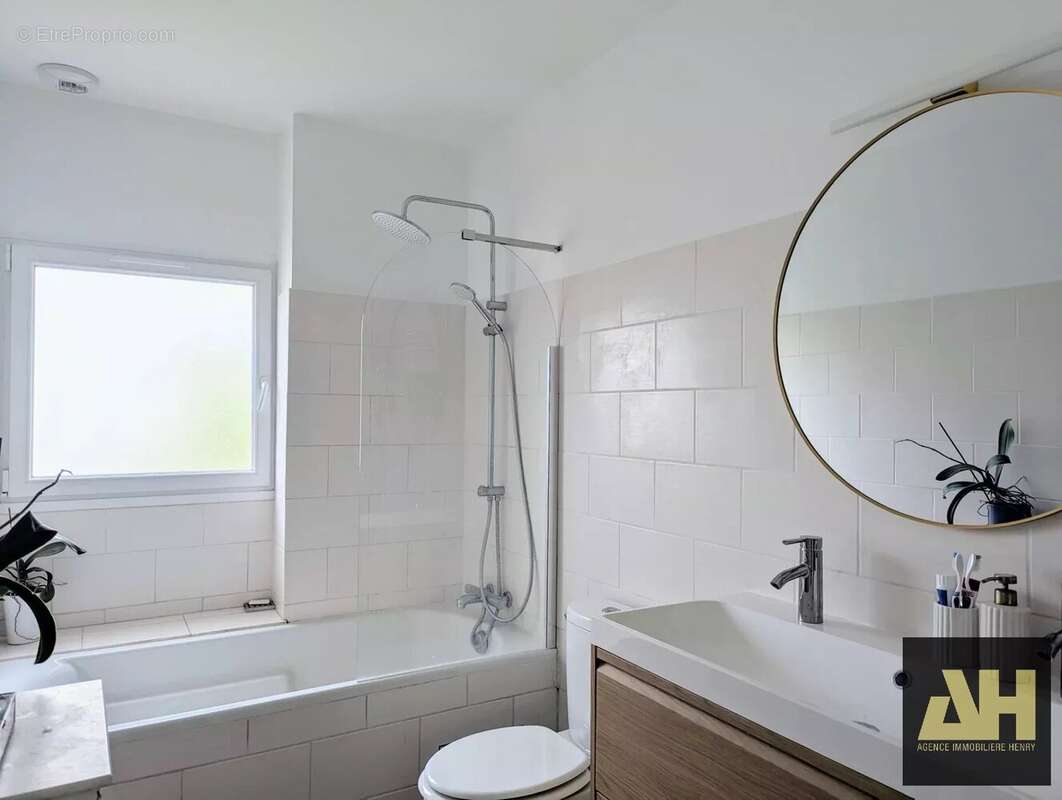 Maison à LE RELECQ-KERHUON