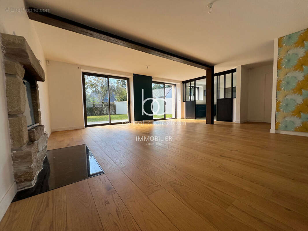 Vannes Ouest - Maison de ville rénovée - 5 pièces - 123 m² - photo 2