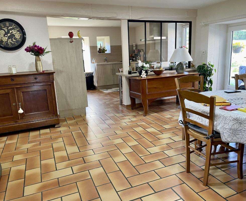 Maison à SAINT-AGNANT-DE-VERSILLAT