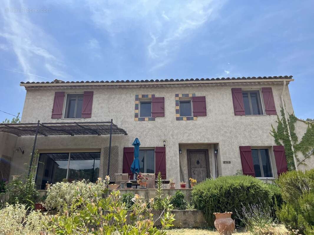 Maison à COTIGNAC