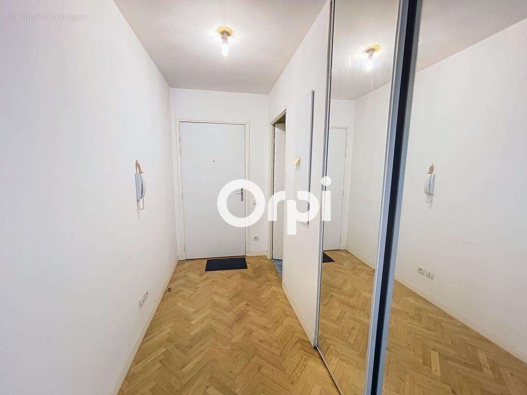 Appartement à HARDRICOURT