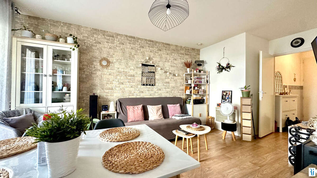 Appartement à SAINT-ETIENNE-DU-ROUVRAY