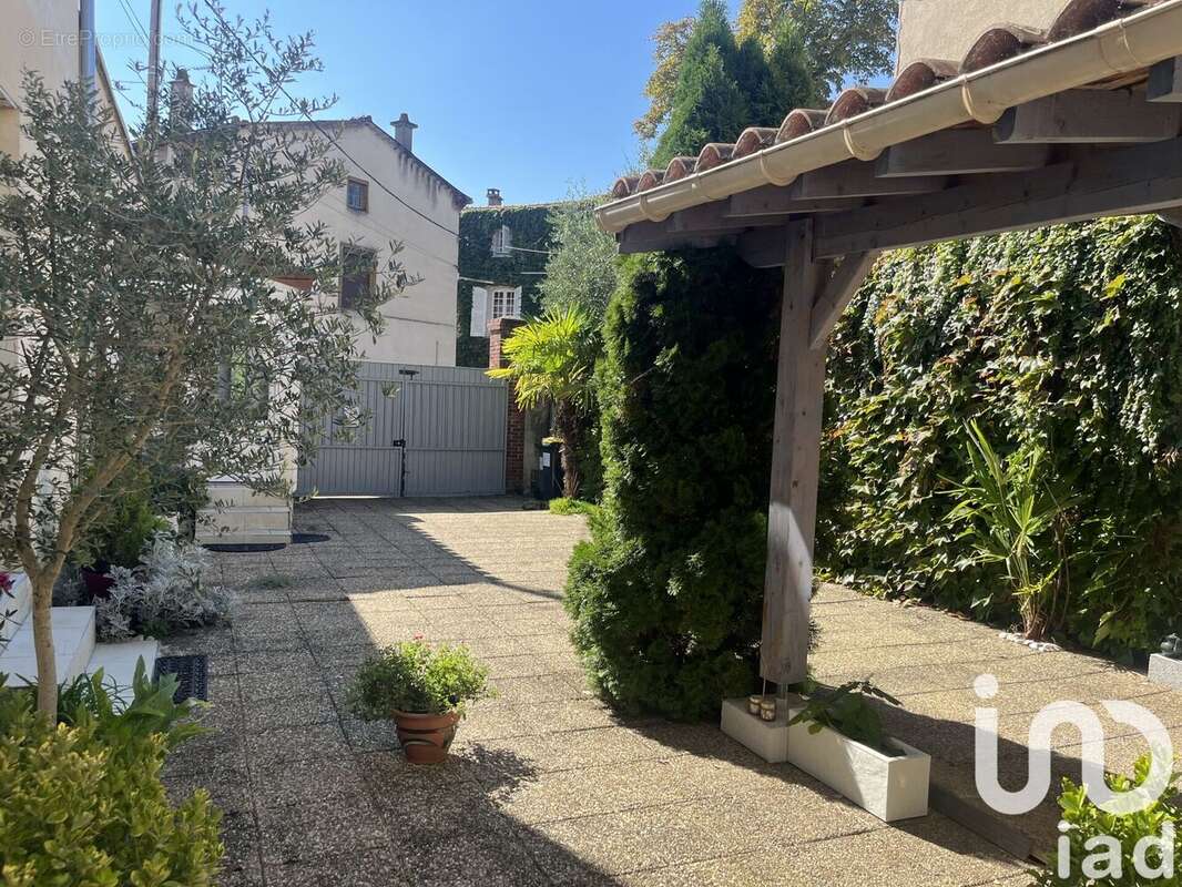 Photo 2 - Maison à VEAUCHE